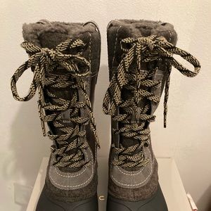 NEW!  North Face 7 1/2”